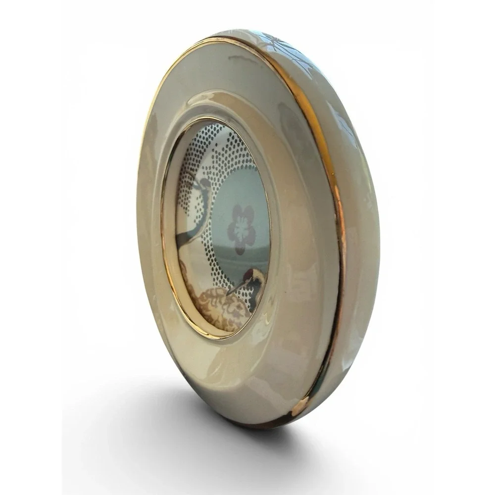 Lenox round frame
